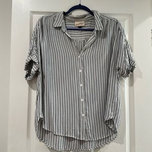 Universal Thread button top rolled sleeve short sleeve shirt pinstripe blue M